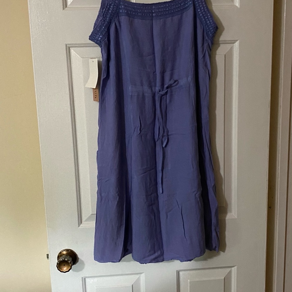 Dress - Picture 3 of 5